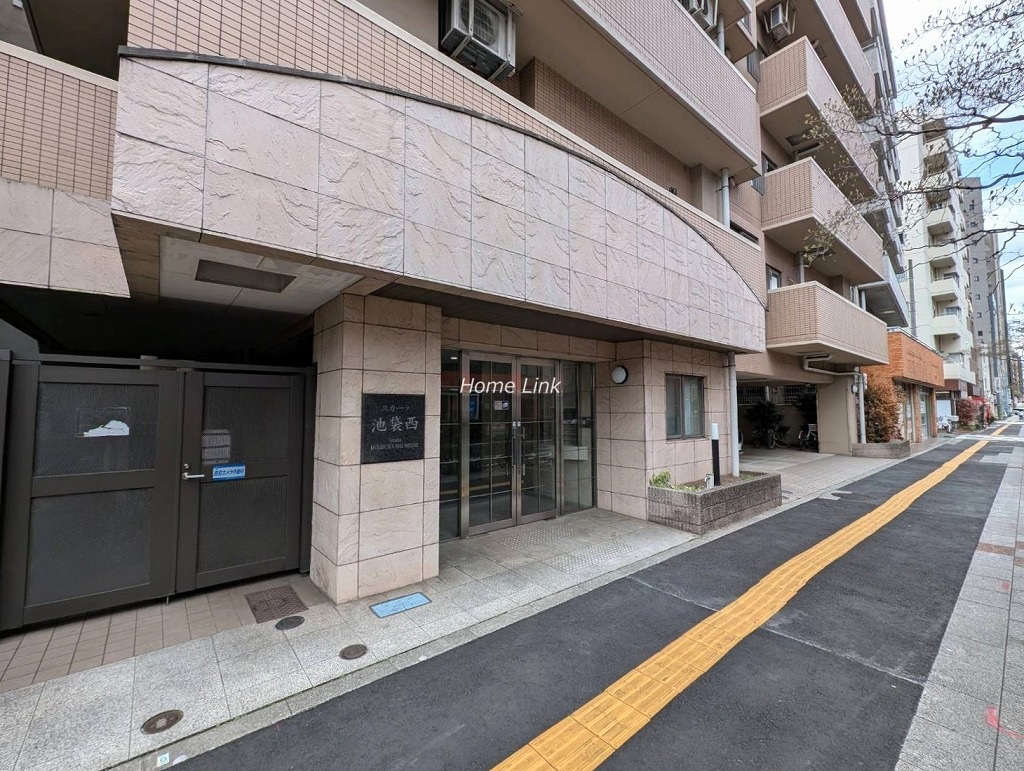 スカーラ池袋西　エントランス前